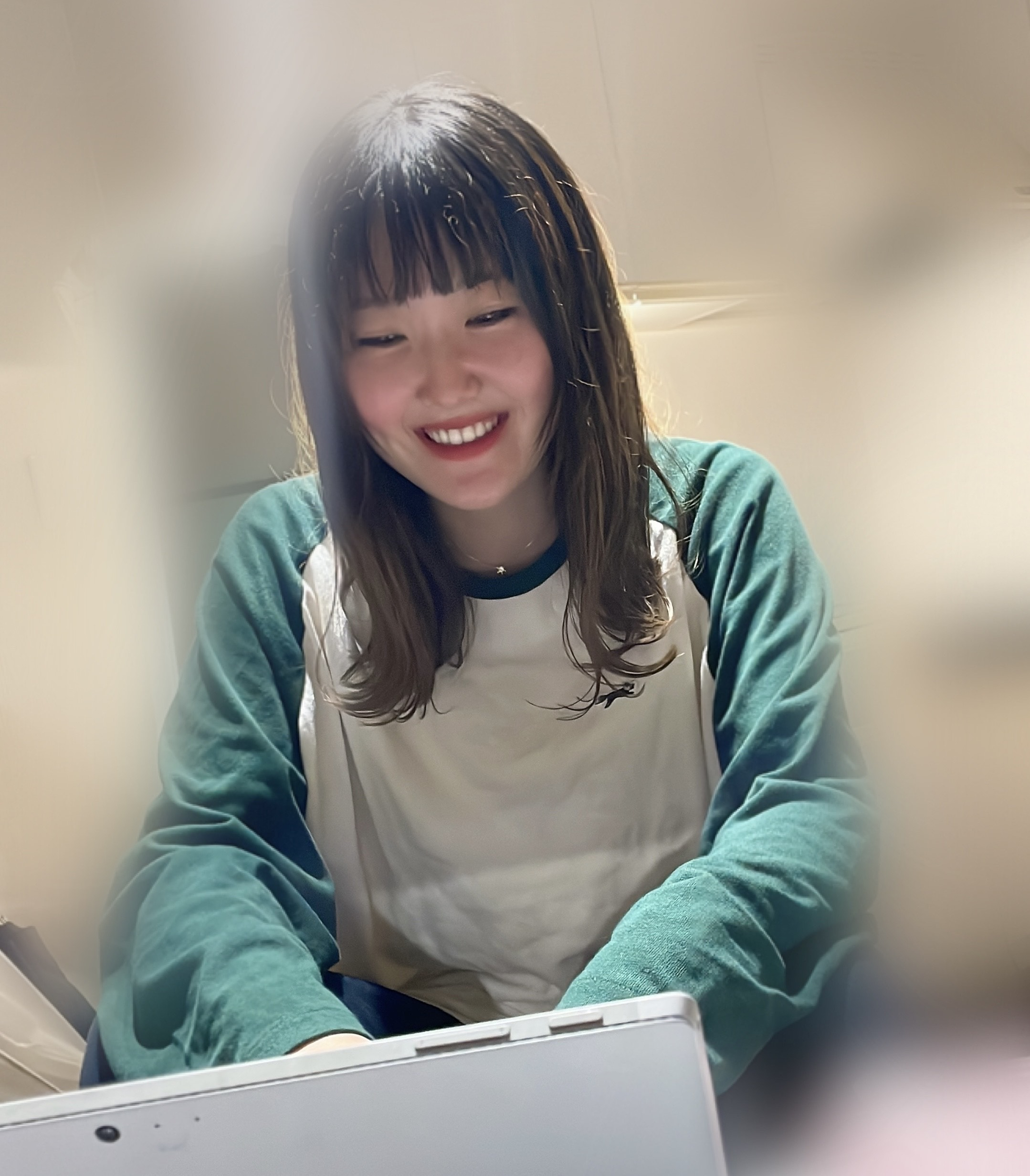 髙井 綾乃